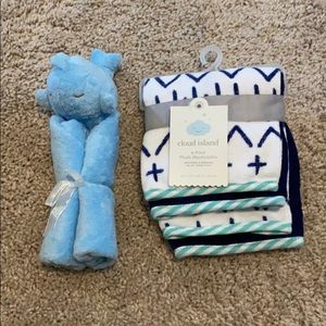NWT Cloud Island Wash Cloth Set